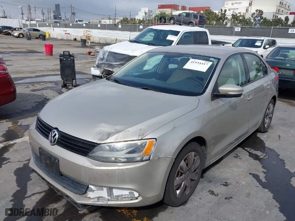 2014 Volkswagen Jetta Sedan SE w/Connectivity with VIN 3VWD17AJ9EM247789, listed as a IAAI auction lot 41934417 with 190,975 mi miles. Bid and sale history available at carsss.com. Image 6.