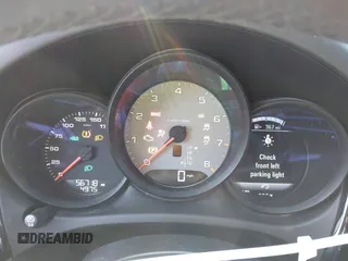 2020 Porsche Macan S z VIN WP1AB2A56LLB37384, wystawiony jako IAAI lot #41978154 z przebiegiem 56 718 mil mil oraz . Historia ofert i sprzedaży dostępna na DreamBid. Obrazek 7.