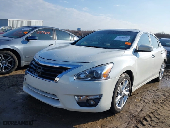 2015 Nissan Altima 2.5 S with VIN 1N4AL3AP8FN405713, listed as a IAAI auction lot 41737467 with 141,959 mi miles. Bid and sale history available at carsss.com. Image 17.
