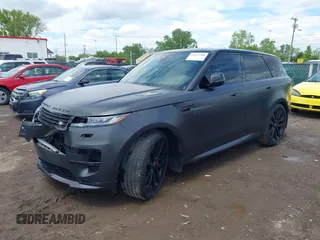 2024 Land Rover Range Rover Sport Dynamic SE z VIN SAL1L9FU1RA413863, wystawiony jako IAAI lot #42213958 z przebiegiem 15 643 mil mil oraz . Historia ofert i sprzedaży dostępna na DreamBid. Obrazek 2.