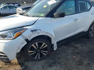 2019 Nissan Kicks S with VIN 3N1CP5CU5KL550663, listed as a IAAI auction lot 41659260 with 89,672 mi miles and . Bid and sale history available at carsss.com. Image 6.