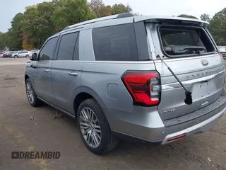 2022 Ford Expedition Limited with VIN 1FMJU1KT4NEA05973, listed as a IAAI auction lot 40744166 with 22,852 mi miles. Bid and sale history available at carsss.com. Image 3.