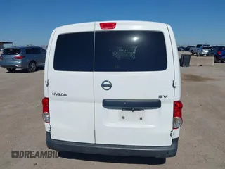 2016 Nissan NV200 S z VIN 3N6CM0KN2GK697987, wystawiony jako IAAI lot #41784747 z przebiegiem Nie podano mil oraz . Historia ofert i sprzedaży dostępna na DreamBid. Obrazek 16.