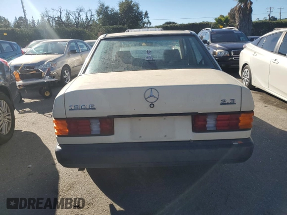 1986 Mercedes-Benz 190 E z VIN WDBDA24D0GF181761, wystawiony jako Copart lot #87775085 z przebiegiem 38 039 mil mil oraz Czysty tytuł • Clean title. Historia ofert i sprzedaży dostępna na DreamBid. Obrazek 6.