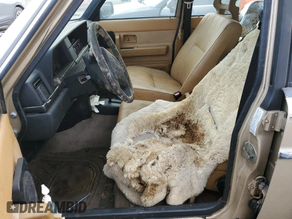1993 Volvo 240 with VIN YV1AW8808P1945301, listed as a Copart auction lot 76269044 with 121,083 mi miles and Non repairable. Bid and sale history available at DreamBid. Image 7.