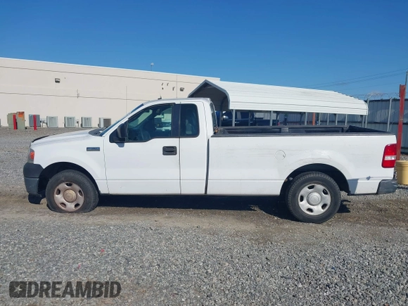 2006 Ford F-150 XL z VIN 1FTRF12226KC11966, wystawiony jako IAAI lot #42252210 z przebiegiem 238 265 mil mil oraz . Historia ofert i sprzedaży dostępna na DreamBid. Obrazek 14.