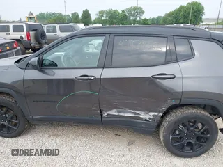 2022 Jeep Compass Latitude z VIN 3C4NJDBBXNT194359, wystawiony jako IAAI lot #42434355 z przebiegiem 45 090 mil mil oraz . Historia ofert i sprzedaży dostępna na DreamBid. Obrazek 15.
