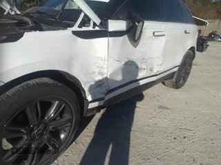 2022 Land Rover Range Rover Velar R-Dynamic S с VIN SALYT2EX4NA335722, выставлен на аукционе IAAI как лот 40931524 с пробегом 18 734 миль миль и . История ставок и продаж доступна на DreamBid. Изображение 17.
