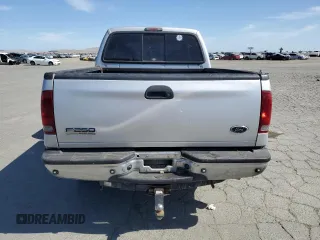2006 Ford F-250 XL z VIN 1FTSW20P26ED39578, wystawiony jako Copart lot #59006245 z przebiegiem 241 298 mil mil oraz Szkoda całkowita • Salvage title. Historia ofert i sprzedaży dostępna na DreamBid. Obrazek 6.