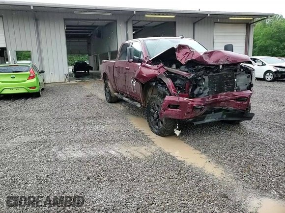 2017 Ram 2500 Big Horn z VIN 3C6UR5DL4HG648402, wystawiony jako Copart lot #53701995 z przebiegiem 112 348 mil mil oraz Szkoda całkowita • Salvage title. Historia ofert i sprzedaży dostępna na DreamBid. Obrazek 13.
