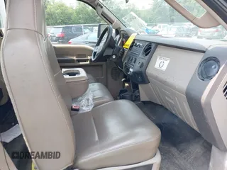 2008 Ford F-350 with VIN 1FDSF30518EB85528, listed as a IAAI auction lot 42470231 with 209,284 mi miles and . Bid and sale history available at DreamBid. Image 5.