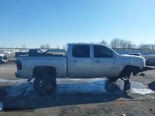2008 Chevrolet Silverado 1500 LTZ with VIN 2GCEK133781213281, listed as a IAAI auction lot 41408471 with 241,389 mi miles. Bid and sale history available at carsss.com. Image 14.