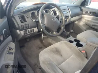 2006 Toyota Tacoma PreRunner z VIN 5TETX62N36Z226899, wystawiony jako Copart lot #74495624 z przebiegiem 229 416 mil mil oraz Nie do naprawy • Non repairable. Historia ofert i sprzedaży dostępna na DreamBid. Obrazek 8.