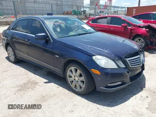 2012 Mercedes-Benz E 350 Luxury z VIN WDDHF8JB9CA609169, wystawiony jako IAAI lot #42460101 z przebiegiem 217 165 mil mil oraz . Historia ofert i sprzedaży dostępna na DreamBid. Obrazek 1.