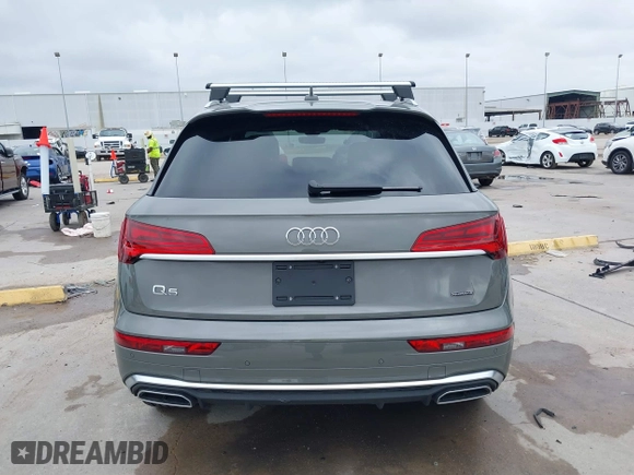 2024 Audi Q5 S line Premium Plus with VIN WA1EAAFY3R2043314, listed as a IAAI auction lot 40712504 with 5,170 mi miles. Bid and sale history available at carsss.com. Image 17.