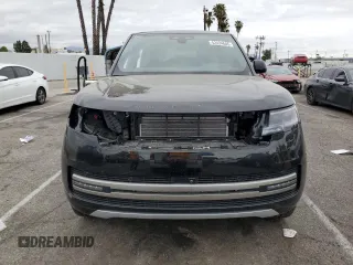 2024 Land Rover Range Rover SE z VIN SALKPBFU8RA253321, wystawiony jako Copart lot #52424685 z przebiegiem 10 418 mil mil oraz Szkoda całkowita • Salvage title. Historia ofert i sprzedaży dostępna na DreamBid. Obrazek 5.