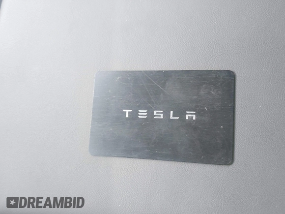 2024 Tesla Model Y Long Range z VIN 7SAYGDEE9RA293261, wystawiony jako IAAI lot #42118735 z przebiegiem 11 454 mil mil oraz . Historia ofert i sprzedaży dostępna na DreamBid. Obrazek 11.