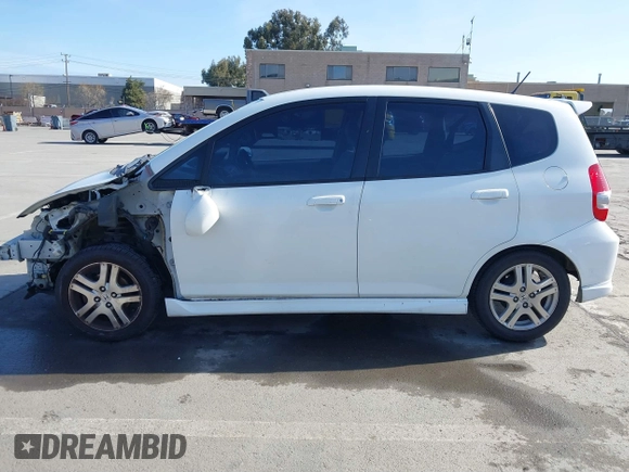 2007 Honda Fit Sport with VIN JHMGD38627S063997, listed as a IAAI auction lot 41847770 with 227,170 mi miles. Bid and sale history available at carsss.com. Image 15.
