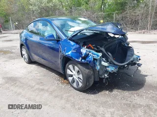 2024 Tesla Model Y Long Range z VIN 7SAYGDEE9RA219631, wystawiony jako IAAI lot #42206783 z przebiegiem 30 550 mil mil oraz . Historia ofert i sprzedaży dostępna na DreamBid. Obrazek 1.