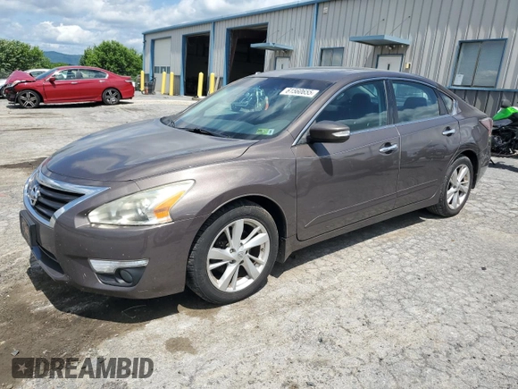 2015 Nissan Altima 2.5 with VIN 1N4AL3AP1FC474805, listed as a Copart auction lot 61560655 with 176,440 mi miles and Salvage title. Bid and sale history available at DreamBid. Image 1.