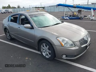 2005 Nissan Maxima 3.5 SL with VIN 1N4BA41E55C802465, listed as a IAAI auction lot 40341198 with 190,126 mi miles. Bid and sale history available at carsss.com. Image 1.