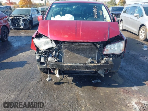 2013 Chrysler Town & Country Touring with VIN 2C4RC1BG0DR634631, listed as a IAAI auction lot 40686174 with 143,206 mi miles. Bid and sale history available at carsss.com. Image 6.
