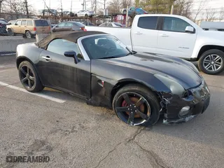 2008 Pontiac Solstice GXP with VIN 1G2MG35X88Y132073, listed as a IAAI auction lot 41791976 with 100,825 mi miles. Bid and sale history available at carsss.com. Image 1.