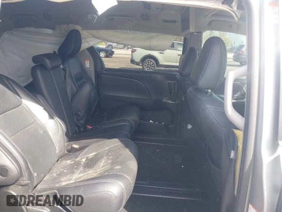 2015 Toyota Sienna SE with VIN 5TDXK3DC3FS550300, listed as a IAAI auction lot 41712966 with 154,242 mi miles. Bid and sale history available at carsss.com. Image 8.
