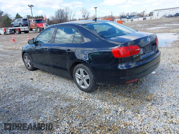 2014 Volkswagen Jetta TDI w/Premium/Nav с VIN 3VWLL7AJ7EM407772, выставлен на аукционе IAAI как лот 41841561 с пробегом 121 939 миль миль и . История ставок и продаж доступна на DreamBid. Изображение 3.