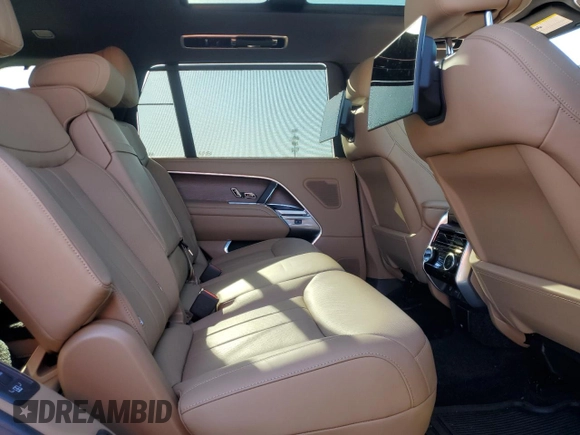 2025 Land Rover Range Rover SE z VIN SALKPBFUXSA265976, wystawiony jako Copart lot #41811005 z przebiegiem 620 mil mil oraz Szkoda całkowita • Salvage title. Historia ofert i sprzedaży dostępna na DreamBid. Obrazek 11.