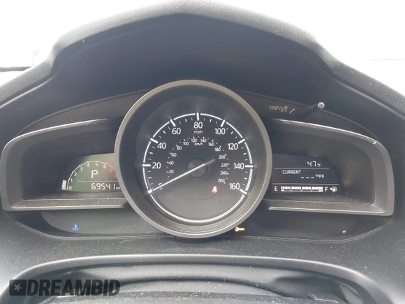 2018 Mazda 3 Touring z VIN 3MZBN1L38JM235604, wystawiony jako IAAI lot #42333995 z przebiegiem 69 541 mil mil oraz . Historia ofert i sprzedaży dostępna na DreamBid. Obrazek 7.