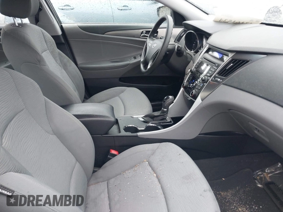 2012 Hyundai Sonata Hybrid z VIN KMHEC4A40CA031572, wystawiony jako IAAI lot #42161534 z przebiegiem 67 663 mil mil oraz . Historia ofert i sprzedaży dostępna na DreamBid. Obrazek 5.
