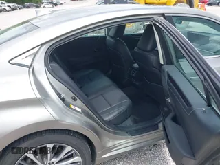 2019 Lexus ES 350 with VIN 58ABZ1B13KU015358, listed as a IAAI auction lot 42142214 with 84,766 mi miles and . Bid and sale history available at DreamBid. Image 8.