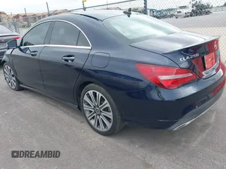 2018 Mercedes-Benz CLA 250 с VIN WDDSJ4EB4JN637135, выставлен на аукционе IAAI как лот 42385034 с пробегом 79 734 миль миль и . История ставок и продаж доступна на DreamBid. Изображение 3.