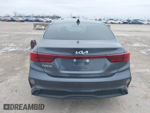 2022 Kia Forte LXS z VIN 3KPF24AD6NE440364, wystawiony jako IAAI lot #41581237 z przebiegiem 52 553 mil mil oraz . Historia ofert i sprzedaży dostępna na DreamBid. Obrazek 16.