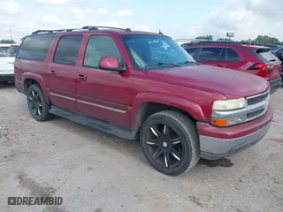 2005 Chevrolet Suburban LT with VIN 3GNEC16ZX5G234794, listed as a IAAI auction lot 42098779 with 266,052 mi miles. Bid and sale history available at carsss.com. Image 1.