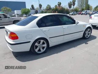 2004 BMW 3 Series 325i с VIN WBAAZ33414KP84920, выставлен на аукционе IAAI как лот 42056526 с пробегом 199 879 миль миль и . История ставок и продаж доступна на DreamBid. Изображение 4.