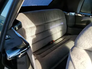 1990 Chrysler LeBaron z VIN 1C3XJ4533LG472070, wystawiony jako Copart lot #74314104 z przebiegiem 97 354 mil mil oraz Szkody całkowita. Historia ofert i sprzedaży dostępna na DreamBid. Obrazek 10.