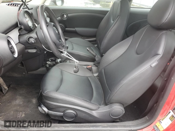 2013 MINI Hardtop with VIN WMWSU3C58DT371981, listed as a Copart auction lot 52147125 with 73,616 mi miles and Clean Title. Bid and sale history available at DreamBid. Image 7.