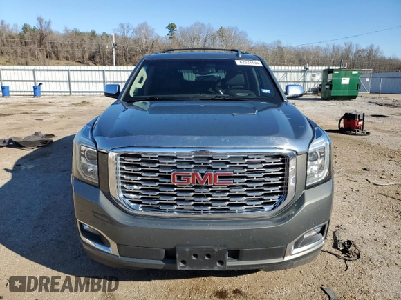2018 GMC Yukon Denali with VIN 1GKS2CKJ6JR149752, listed as a Copart auction lot 82624404 with 137,640 mi miles and Salvage Title. Bid and sale history available at carsss.com. Image 5.