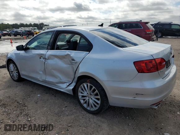 2012 Volkswagen Jetta SEL with VIN 3VWLP7AJ7CM300738, listed as a Copart auction lot 47934894 with 137,877 mi miles and Salvage title. Bid and sale history available at DreamBid. Image 2.