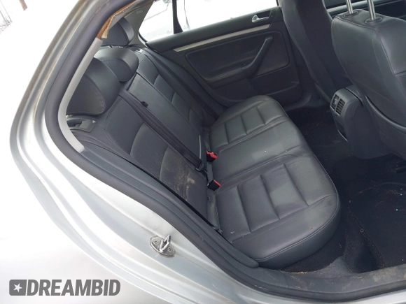 2008 Volkswagen Jetta SE with VIN 3VWRZ71K48M030372, listed as a IAAI auction lot 42182122 with 183,417 mi miles and . Bid and sale history available at DreamBid. Image 8.