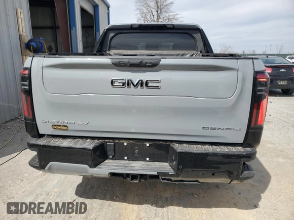 2024 GMC Sierra 1500 with VIN 1GT401EL2RU401324, listed as a Copart auction lot 49891285 with 2,034 mi miles and Salvage Title. Bid and sale history available at DreamBid. Image 6.
