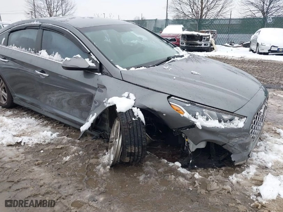 2019 Hyundai Sonata Sport with VIN 5NPE34AF5KH806249, listed as a IAAI auction lot 41567922 with 27,649 mi miles. Bid and sale history available at carsss.com. Image 6.
