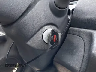 2016 Nissan Versa S z VIN 3N1CN7AP5GL916028, wystawiony jako IAAI lot #41923508 z przebiegiem 113 224 mil mil oraz . Historia ofert i sprzedaży dostępna na DreamBid. Obrazek 11.