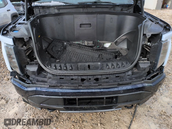 2023 Ford F-150 Lightning Pro с VIN 1FTVW1EV5PWG16444, выставлен на аукционе Copart как лот 48224415 с пробегом 25 782 миль миль и Списание • Salvage title. История ставок и продаж доступна на DreamBid. Изображение 11.