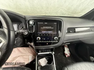 2022 Mitsubishi Outlander SEL with VIN JA4J2VA7XNZ611724, listed as a Copart auction lot 49676565 with 47,638 mi miles and Salvage title. Bid and sale history available at DreamBid. Image 8.