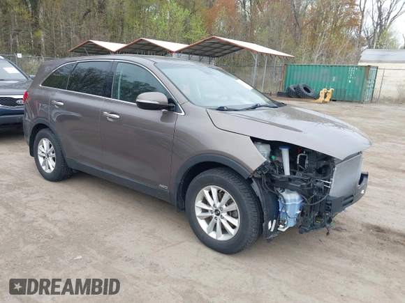 2019 Kia Sorento LX with VIN 5XYPGDA30KG559460, listed as a IAAI auction lot 42006148 with 102,193 mi miles. Bid and sale history available at carsss.com. Image 1.
