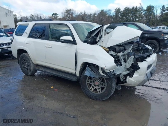 2019 Toyota 4Runner SR5 with VIN JTEBU5JR2K5647749, listed as a IAAI auction lot 41669287 with 120,772 mi miles. Bid and sale history available at carsss.com. Image 1.
