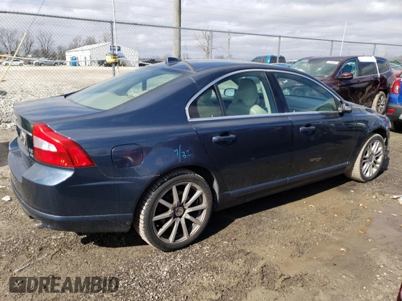 2007 Volvo S80 V8 with VIN YV1AH852X71026271, listed as a Copart auction lot 46933095 with 161,484 mi miles and Salvage Title. Bid and sale history available at carsss.com. Image 3.